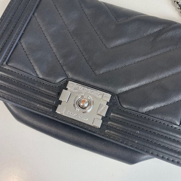 Badgley Mischka Quilted Crossbody Flap Bag Purse Black M Clasp Zip Pockets Chain - Picture 2 of 16